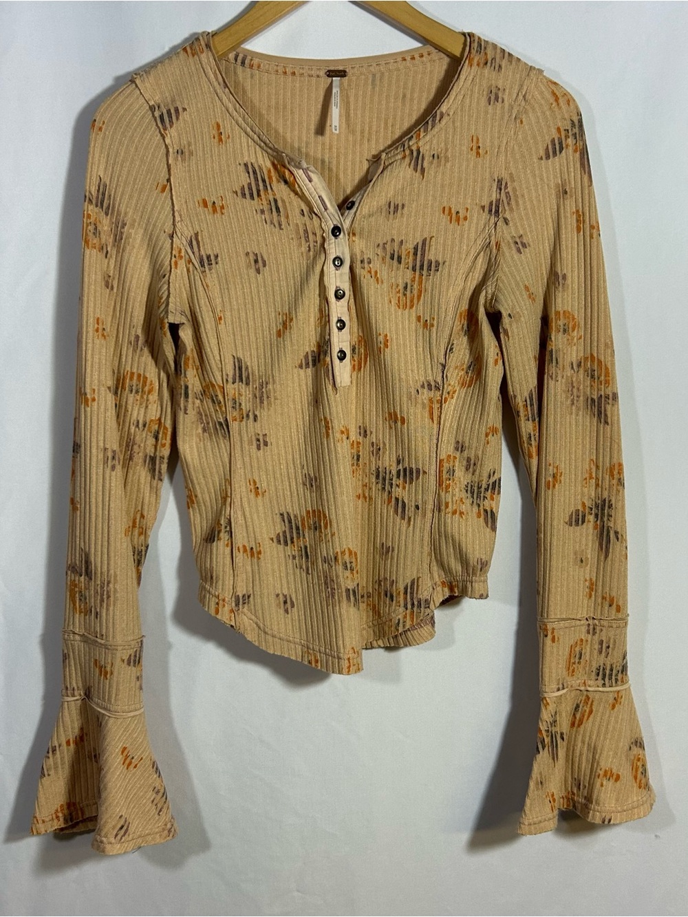 Free People Layer Me Henley Sz Medium Peach Floral Ribbed Bell Sleeve Boho